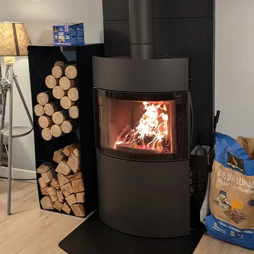 Woodstock-Schnupperpaket – 40 Packungen verdichtete Holzscheite + 1.300 dm Holzscheite (30 cm) + Anzündholz gratis